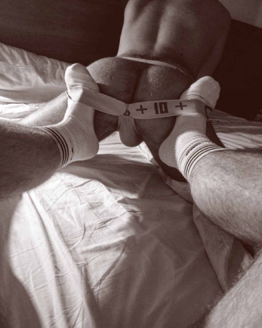 Tardes de sábado. 

——- @OLDMFUCKER.