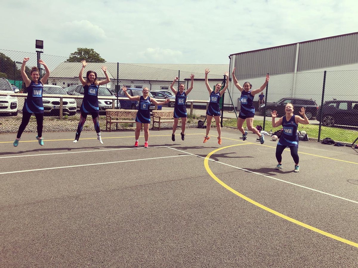 PutneyNetball's tweet photo. A win for all three teams today, the best way to start a Bank Holiday!
Well done to everyone who played!
#letsgoputney #netballsaturdays #hellosunshine #winnersaregrinners #netball #thesegirlscan #bankholidayweekend #akumafamily https://t.co/Kfc68bfU3t
