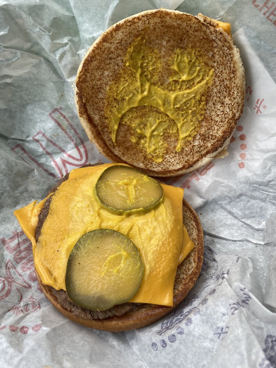 HeyLunchbox78's tweet photo. @McDonalds #YouHadOneJob https://t.co/2QZRofTCRg