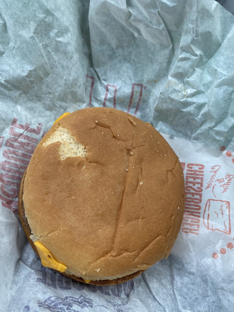 HeyLunchbox78's tweet photo. @McDonalds #YouHadOneJob https://t.co/2QZRofTCRg