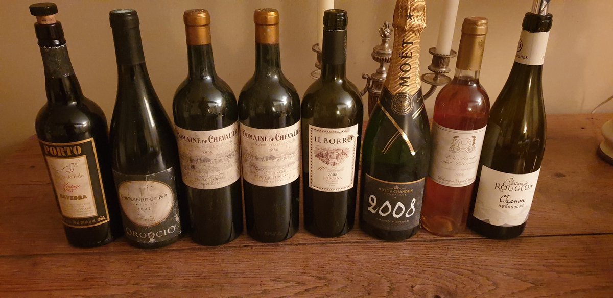 NoblotJulien's tweet photo. Great tasting with some good friends : '08 classic white @D_de_Chevalier /'03 vintage port Quinta do Tedo /'08 vintage champagne @moet /'08 red tuscan @IlBorroWines /'09 vino santo del Chianti Poggio Coppani/Oronce de Beler '07 red Chateauneuf/Chateau de Rougeon '19 pinot noir https://t.co/bCWJ04c9iQ
