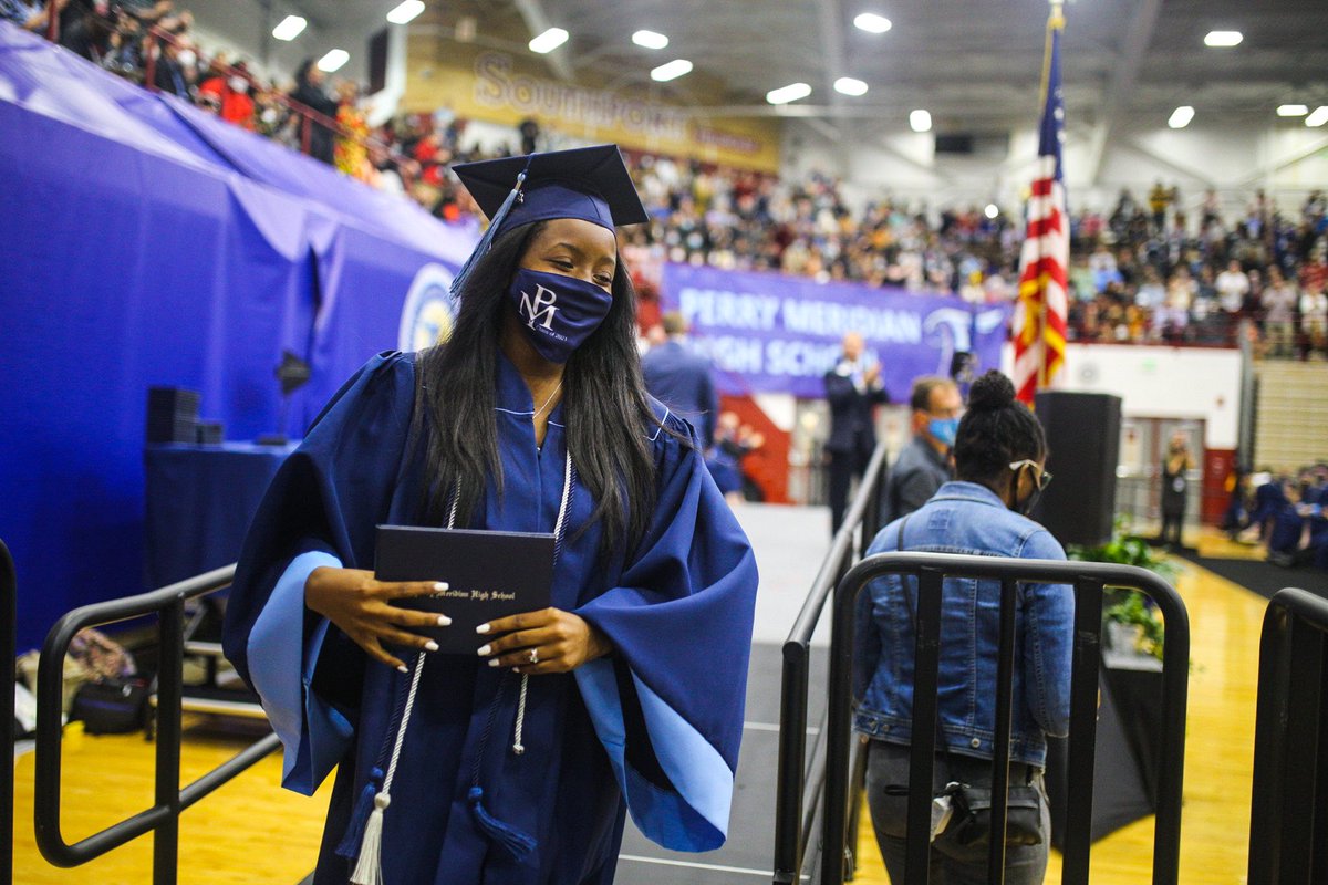 PMHSStuVo's tweet photo. The moment when @AmayaJSmithh read her own name after everyone else’s? Pride and relief and joy all wrapped into a beautiful Blue and Silver bow. There is no harder job, and she absolutely KILLED IT! #congrats2021 #falconsownit https://t.co/18kTMOcysJ