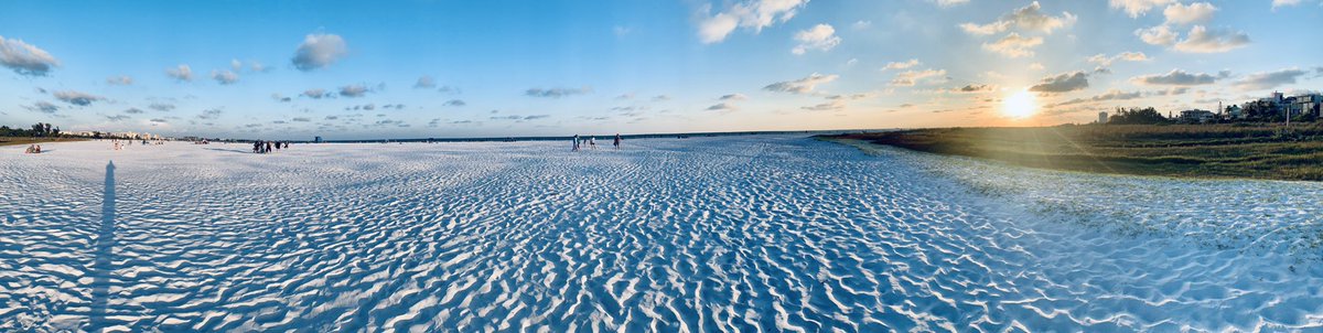 mynext40yrs's tweet image. FL beaches flexin last night. #Siestakey #betterviews #notinkansas