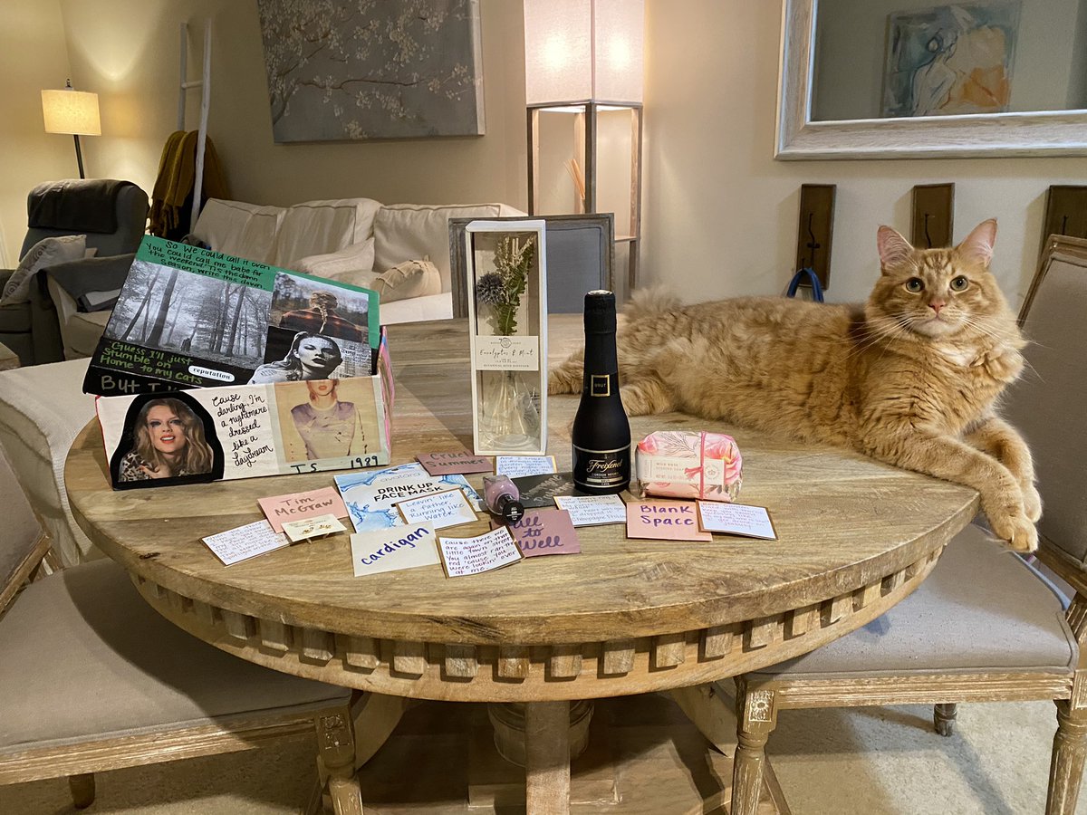 holmesmeg's tweet photo. 29 is looking much better thanks to @PresidentRaegan and @taylorswift13 !!! https://t.co/LV0dvapFKI