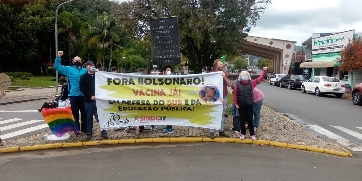 fernandapsol's tweet photo. Em Rolante/RS faz frio, mas não chove. A previsão é #29MForaBolsonaro https://t.co/J3uyvR1m7k