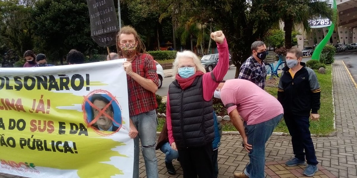 fernandapsol's tweet photo. Em Rolante/RS faz frio, mas não chove. A previsão é #29MForaBolsonaro https://t.co/J3uyvR1m7k