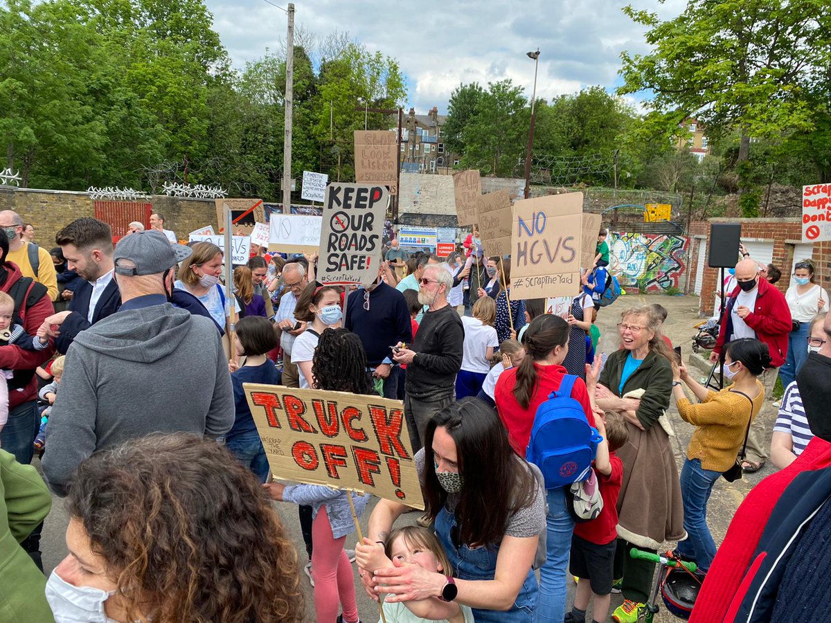 brooksrich55's tweet photo. Outrageous that @lambeth_council considering saying it's ok to build a car recycling plant next to schools and homes with all the air pollution, HGV traffic and noise that entails, and ignoring overwhelming opposition and its own environmental policies #scraptheyard https://t.co/nPboyw3L7W