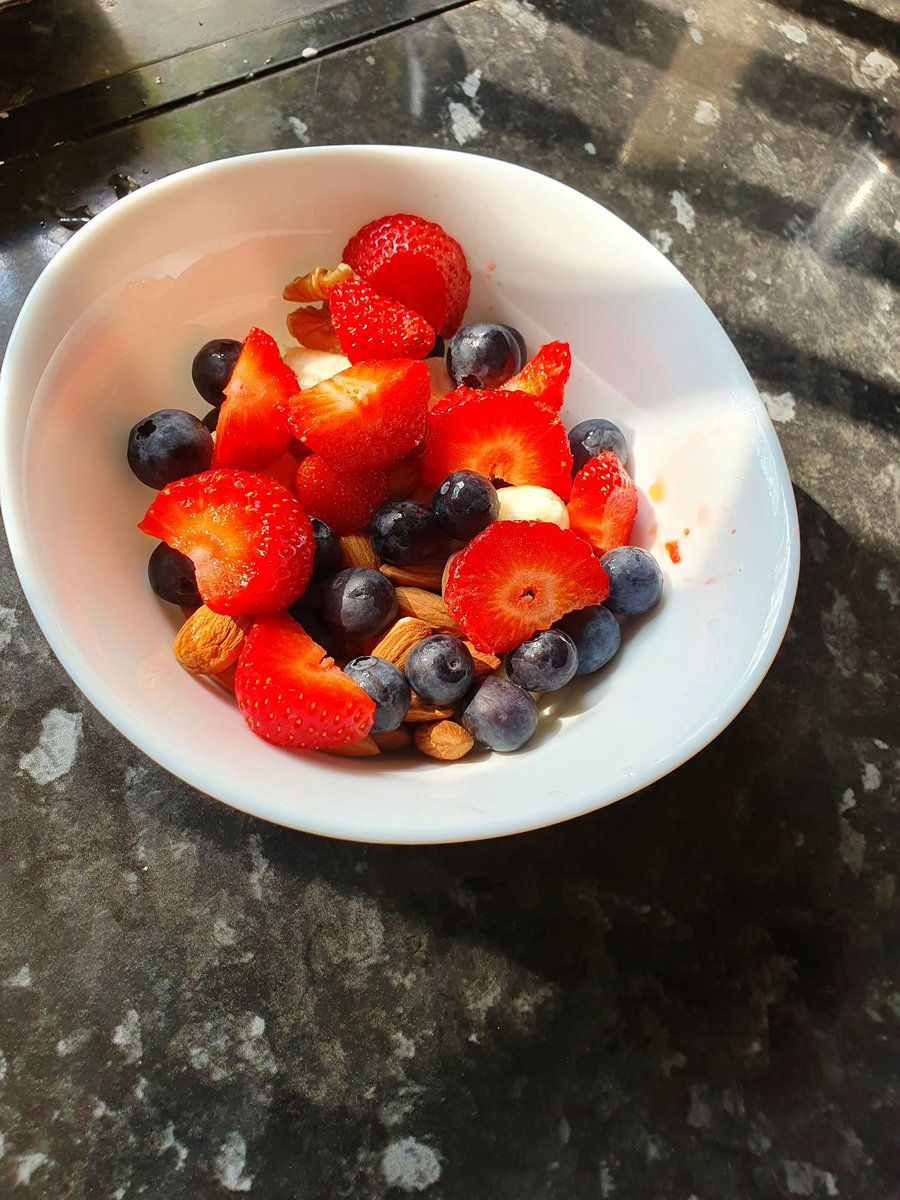 ericjivraj's tweet photo. Day 149/66 - Still keeping the healthy vibes even during the weekend πͺπ½
@Gymshark #Gymshark66 #After66 https://t.co/SouQfbKx2z