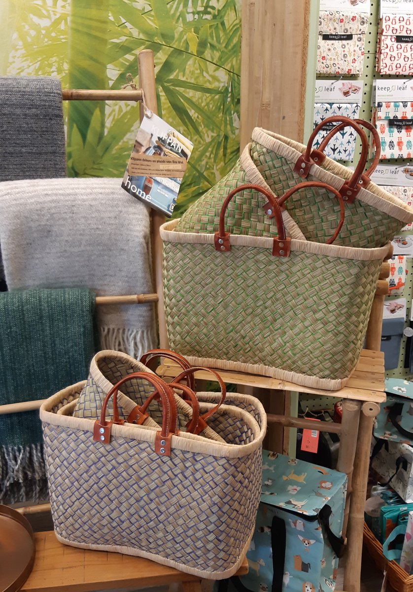 GreenPicnicNL's tweet image. 😎Perfect weer voor deze zomerse shoppers uit onze collectie Fairtrade tassen. We hebben ze weer in heel veel kleuren op voorraad. Kijk in onze webshop of winkel in #schoonhoven#summertime #shopper #ibizastyle #fairtrade #boodschappentas #duurzamewebshop #eerlijkwinkelen