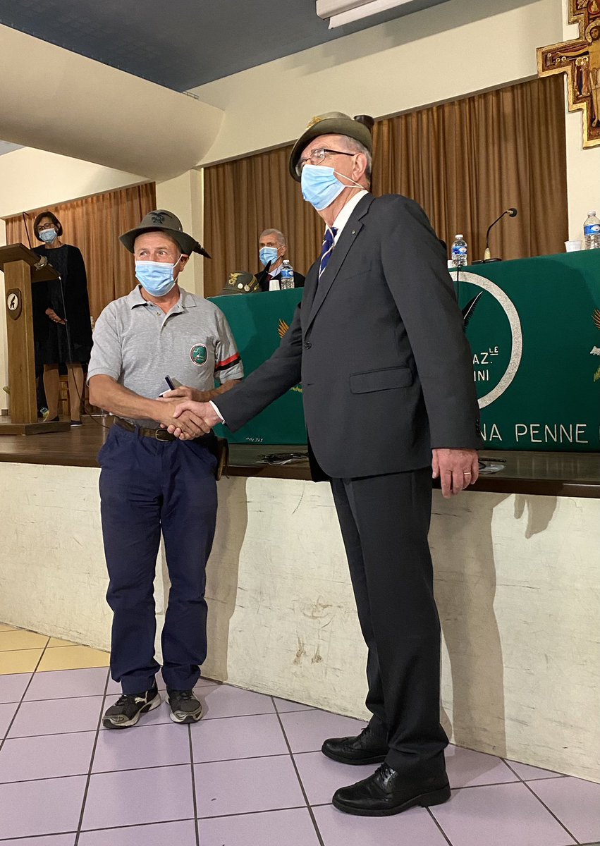 albertlaniece's tweet photo. L’assemblea regionale sez.Valdostana @ana_web un bel segnale di ripartenza;l’occasione per fare un sincero ringraziamento a tutti gli Alpini in congedo e in armi per l’insostituibile ed infaticabile lavoro,durante questa pandemia,al servizio della nostra Comunità!GRAZIE ALPINI! https://t.co/cqnytiLpMw