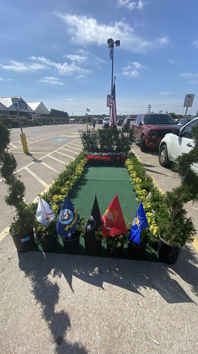 Dang <a href="/Lowes/">Lowe's</a> literally brought tears to my eyes with this. #Thanks #MemorialDay