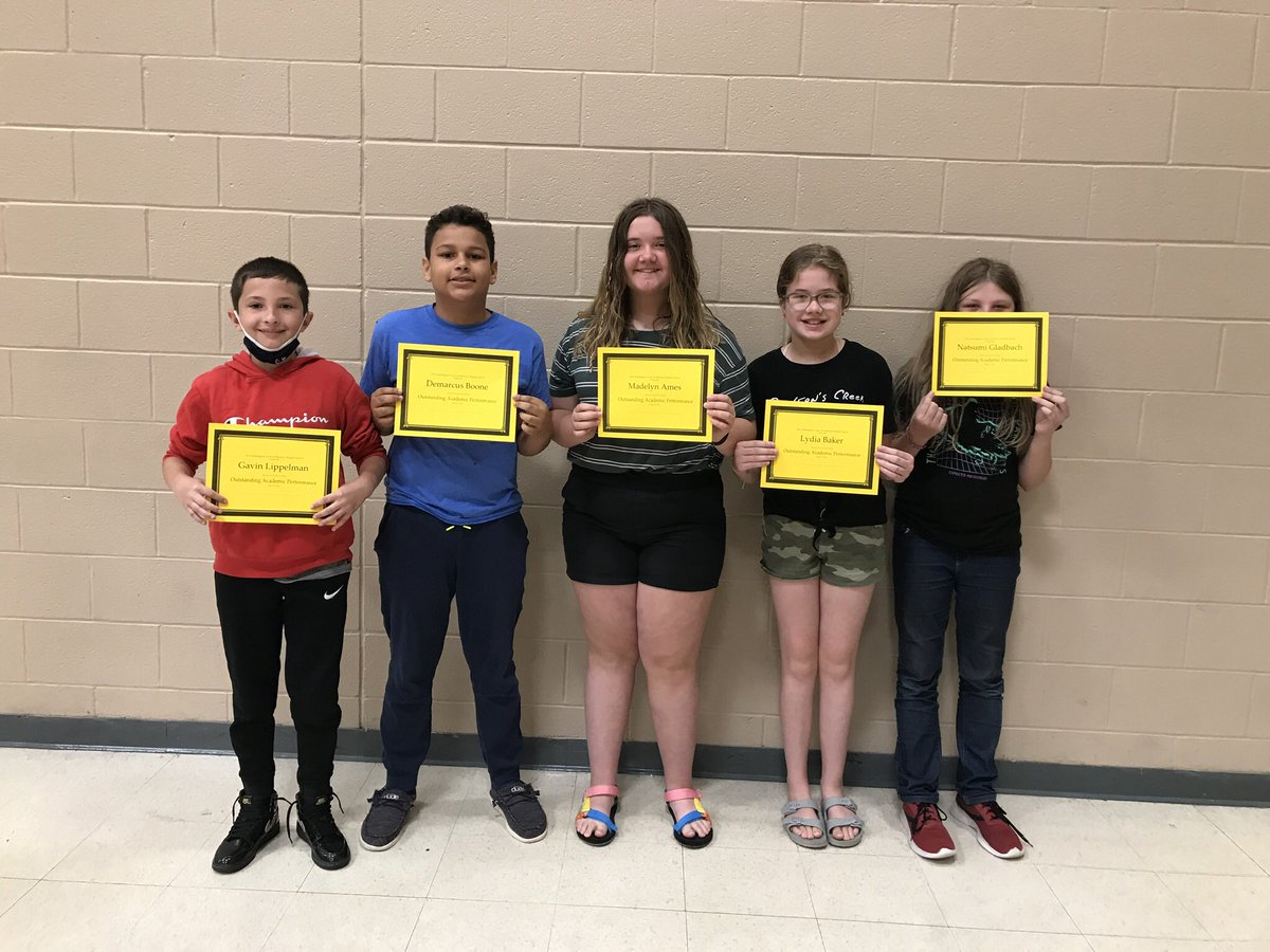 MMSchallengers's tweet photo. So many awesome kids this year! Here are a few pictures of a few of them being recognized on the last day of school. https://t.co/Q3EQmzeliP
