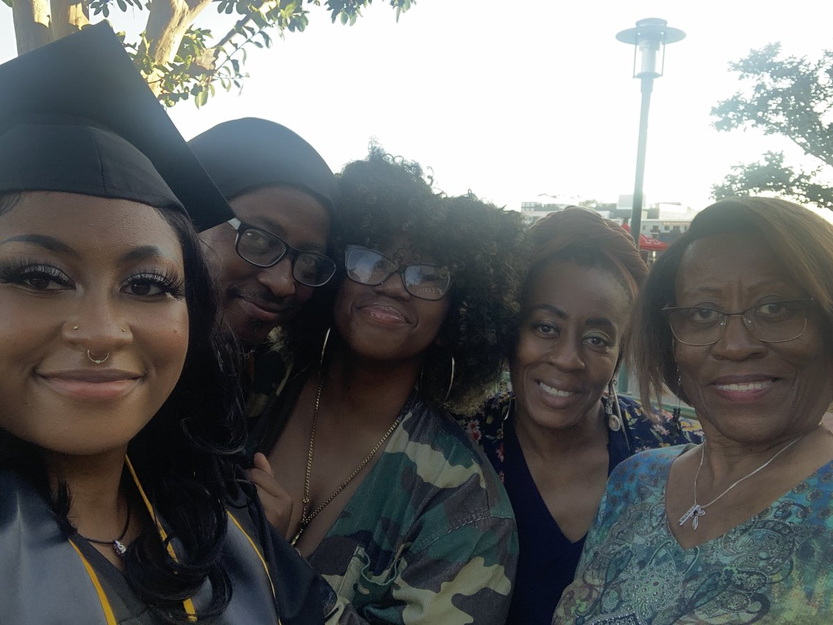 petriefaith's tweet photo. In ✨personal news✨ #BeachGrad2021 #GoBeach @CSULB https://t.co/1wD41k8GP0