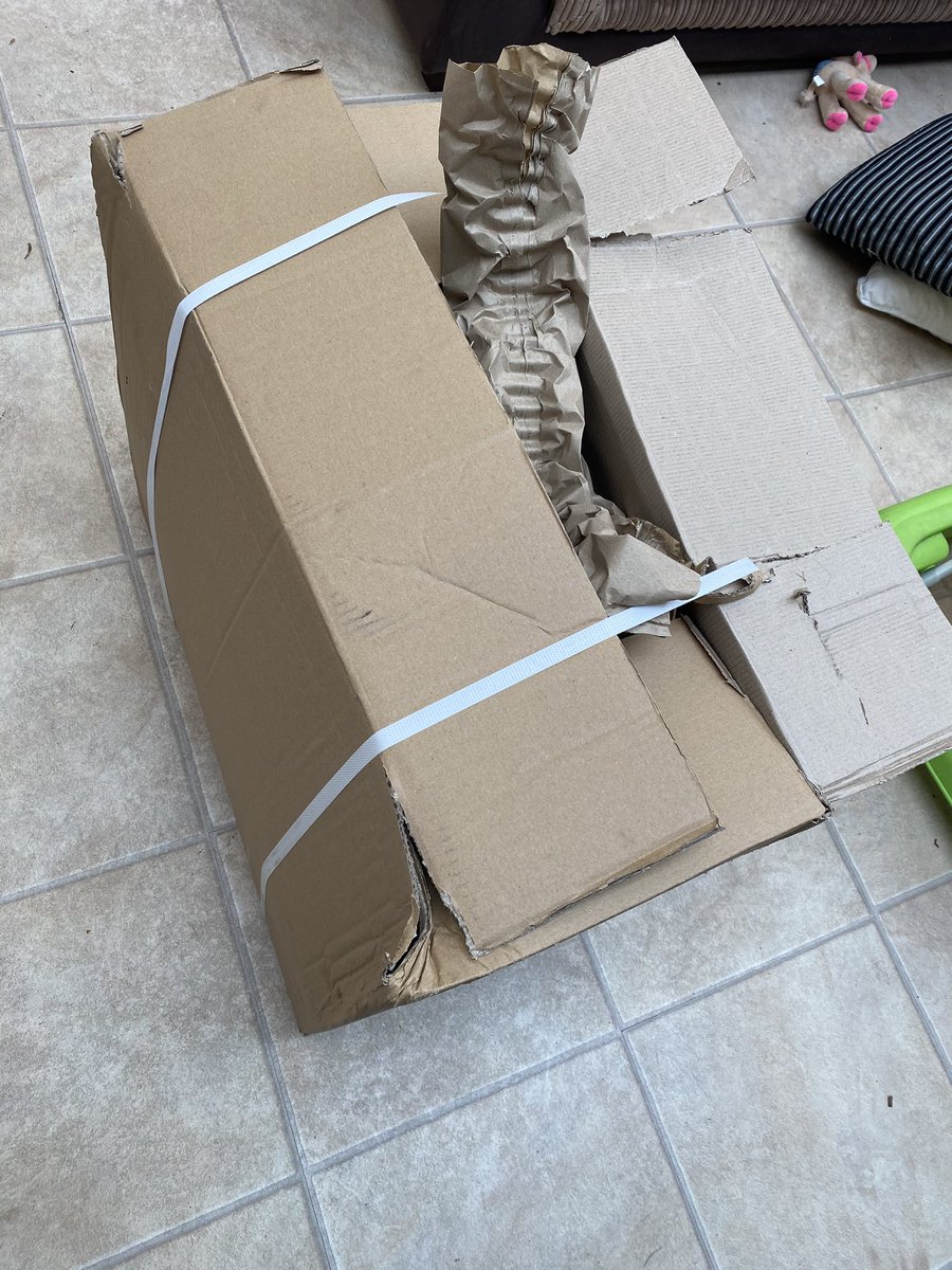 AndyTaylor1074's tweet photo. @YodelOnline can’t thank your driver enough for the care they took delivering my package today,  as it was thrown over my gate onto the drive! I really hope nothing is broken in it! https://t.co/VpPVFTZ425