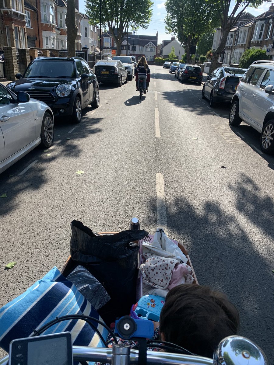 LDNBabboeCity's tweet photo. Good to see another cargo-bike in the locale. No surprise we’re both using the new LTN / Earlham Grove. https://t.co/GBF2Rj8o8L
