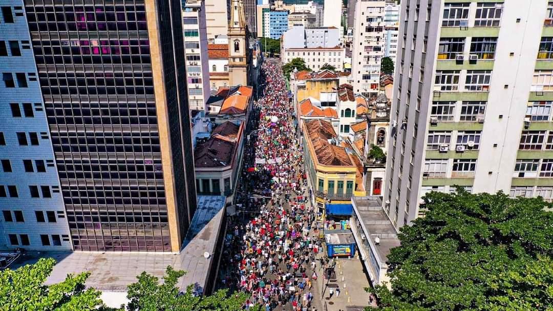 Manifestação em peso no Rio de Janeiro pelo #29MForaBolsonaro! FORA GENOCIDA! ✊

VAMOS IR APOIANDO A MOVIMENTAÇÃO! 🏴🚩

#ForaBolsonaro
#ForaBolsonaroGenocida
#29MPovoNaRua