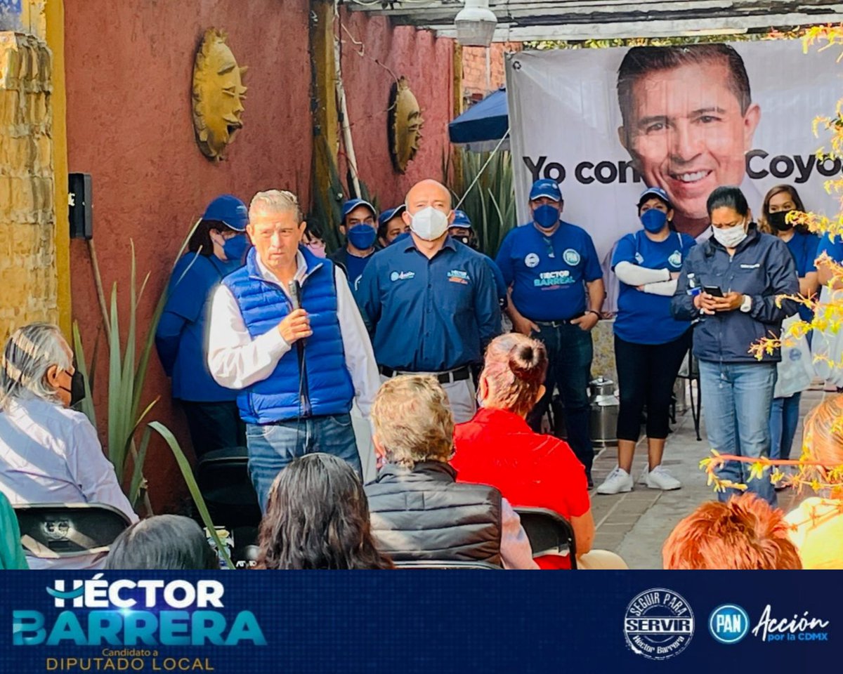 HectorBarrera_'s tweet photo. #SeguirParaServir
Comenzamos el sábado con una reunión vecinal junto al próximo alcalde de Coyoacán #YoconGio
#candidatohéctorbarrera #VotaPAN #6DeJunio #BenitoJuarez #Coyoacán #Distrito26 https://t.co/nyy2SGnRjw