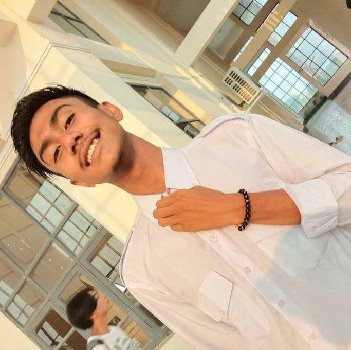 Me61259229's tweet photo. Engineering students from DAWEI Tech. University, KOAUNGSOEPAING, KYAWZEYA, and MASANMYATMYATHTOO were abducted from a local restaurant by terrorists. #May29Coup #GlobalArmsEmbargo #WhatsHappeningInMyanmar https://t.co/s1XiDgBHnq