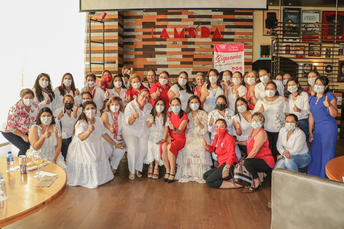 eneibustamanter's tweet photo. Tuve un encuentro con mujeres que con total orgullo y convicción representan al priísmo guerrerense. Mujeres líderes que continúan trabajando #ManoAMano para lograr la victoria este 6 de junio con @Mario_M_Arcos. 
Gracias a mis amigas Aline Mata y Elizabeth Ávila, del ONMPRI Gro. https://t.co/7dh6GK1H6U