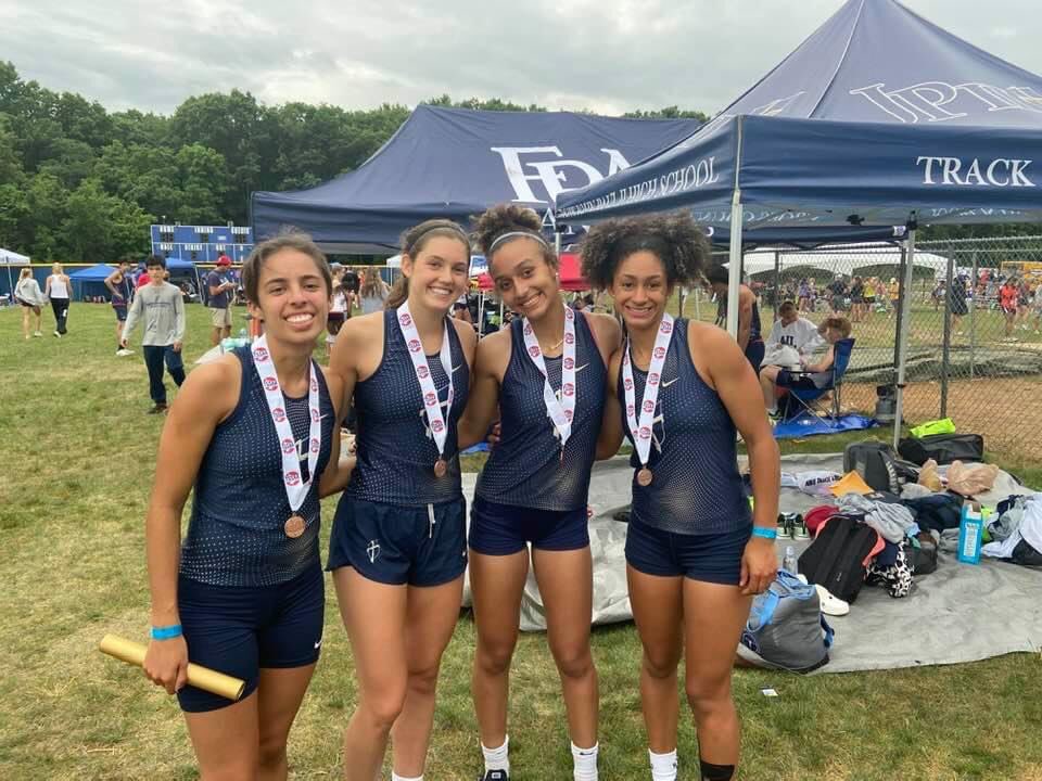 Last track meet and ✌🏽to the 400m