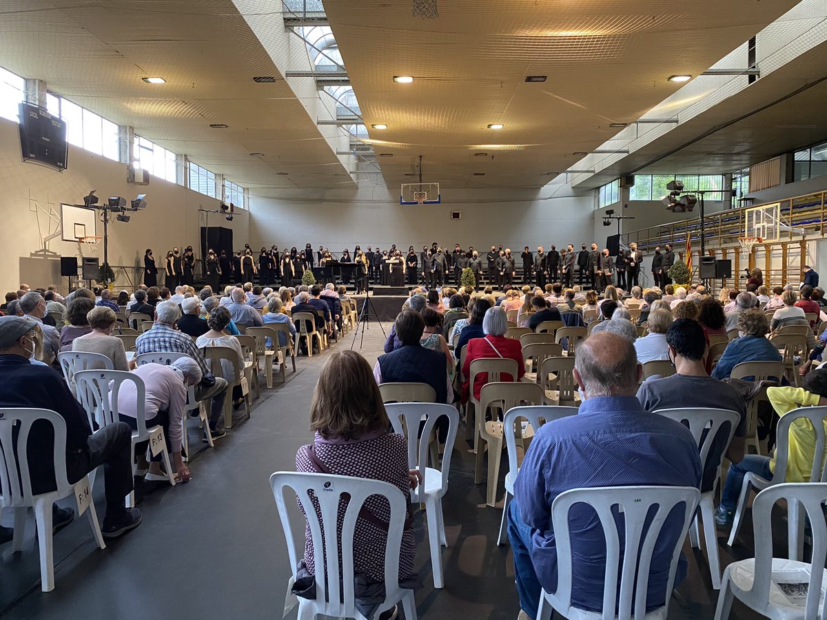 Ja tenim l’ @orfeo_catala  a l’escenari 🎶

Això ja comença! 🔛

#veusalegres75anys