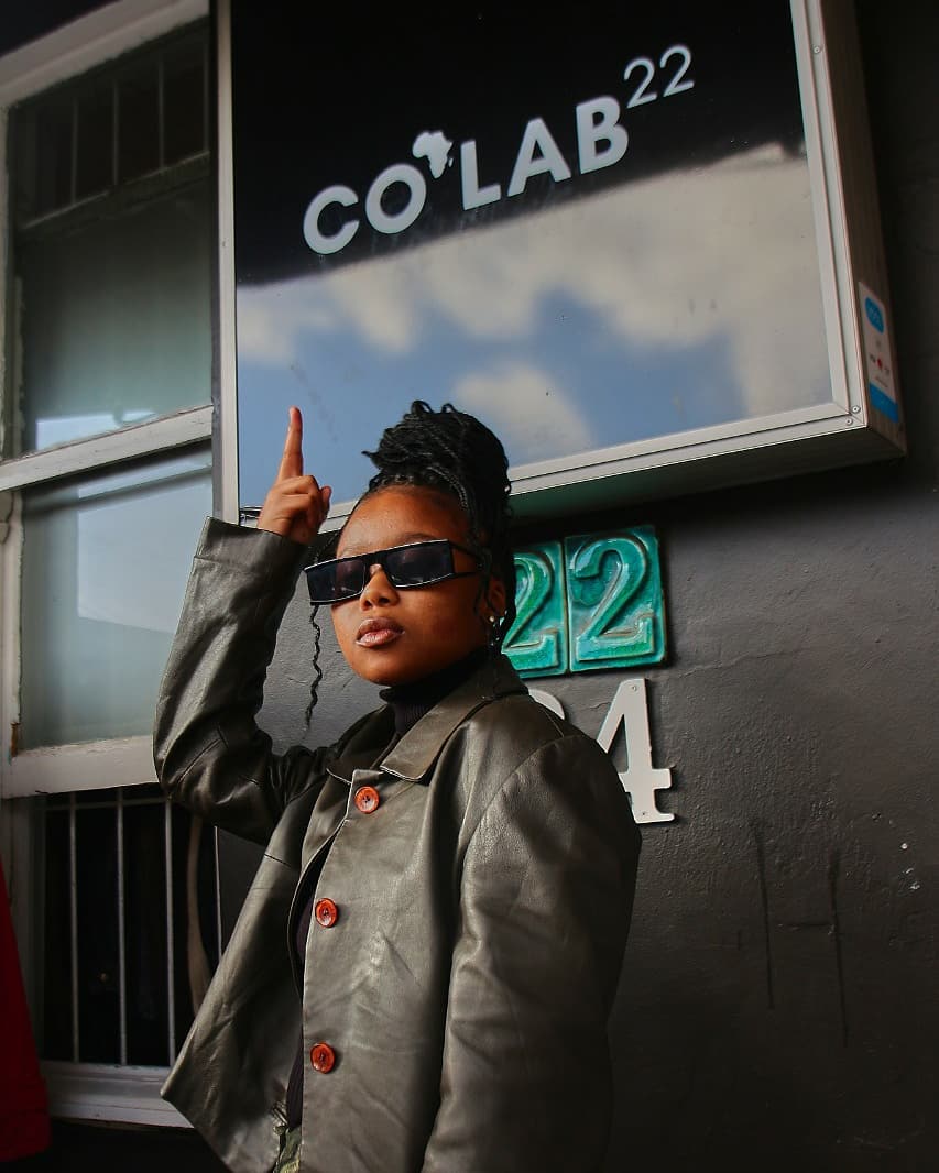 Holy_AlphaSA's tweet photo. See yarl tonight #NewWaveAlert and #NuEra🇿🇦🔥🔥🔥#QONDILE dropping friday 
📸: @just_thando_100
Wardrobe: @colab.22 
Styled by: @tiny2li https://t.co/Vs5Iv426HO