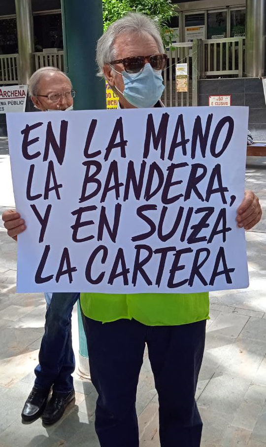 PodemosMayorRM's tweet photo. Fotos: defendiendo las #Pensiones en #Murcia. https://t.co/2vfaat4L0Z https://t.co/A2fNcoVWtX