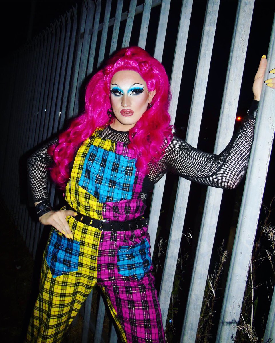 rujazzle's tweet photo. Gay city roller ⚡️

Last night at @DriveTimeDrag https://t.co/cCPN5H2ZoL