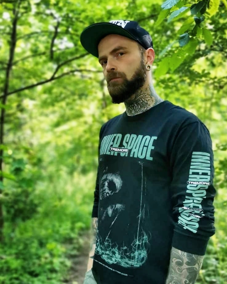 frank_glassl's tweet photo. Support your local band... INNER SPACE from Leipzig City 🖤 #innerspace #innerspacehc #leipzighardcore #lehc #Supportingfriends #tremor #hardcore #hardcoreismorethanmusic #tattoo #tattoed #alternativemodel #bart #beard #bearded #bandmerchliebe #inked #inkstagram #inkedmodel https://t.co/Qxa8nbgj3V
