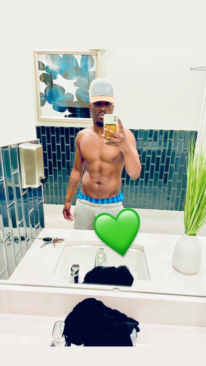 Sanpriest's tweet photo. Whew! I am sucking it in but this summer body is slowly but surely coming! https://t.co/4jf2x38oa2