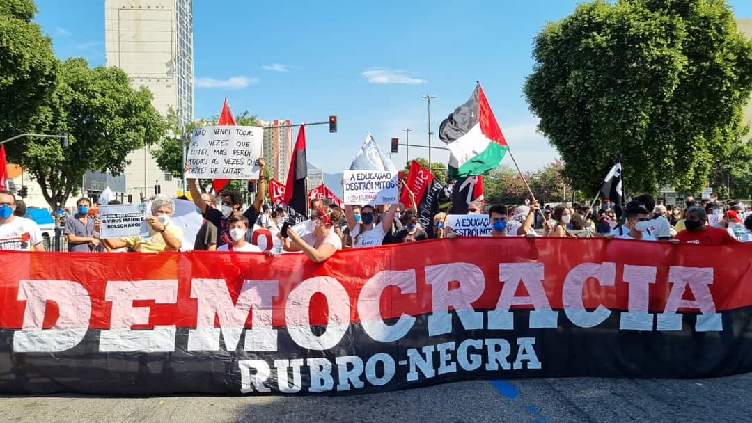 depchicoalencar's tweet photo. Nação rubro-negra antifascista presente no ato #ForaBolsonaro #Democracia #29MPovoNasRuas  #Flamengo  #ForaBolsonaroGenocida https://t.co/tUjxyM1tky