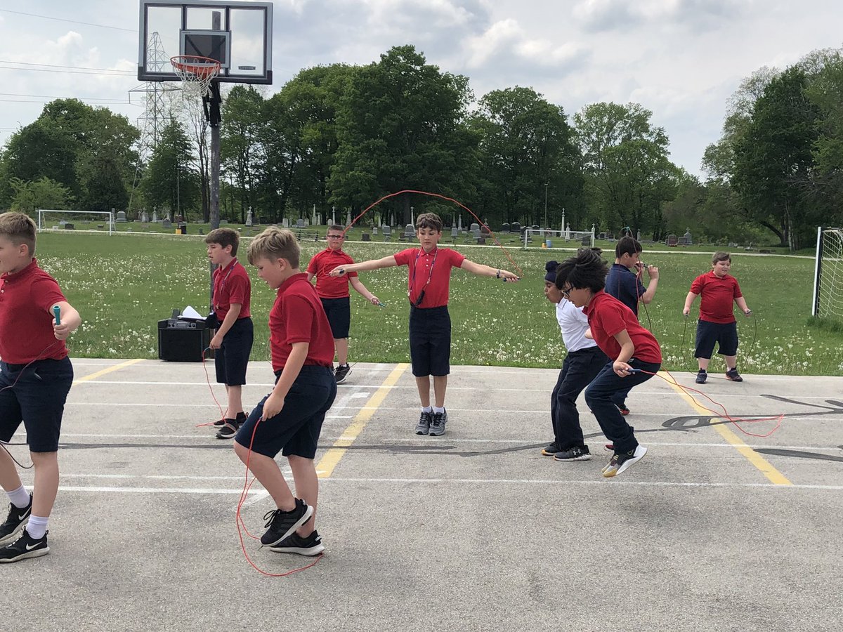 stmattsoc's tweet photo. Our Bulldogs have HUGE hearts! Thank you to everyone who supported the Kids Heart Challenge…we set a record with $11,316.84 in donations this year! Way to go, Bulldogs! ❤️ #BulldogProud #SeeWhatMakesUsFamily #StMatthewSchool #OutstandingCatholicEducation https://t.co/VjFTSO4PQb