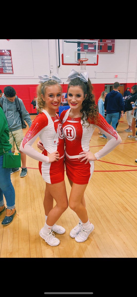 Congratulations again to Isabella Hart for being the valedictorian for HHS!!!!  We are going to miss this girl!  ❤️❤️❤️❤️