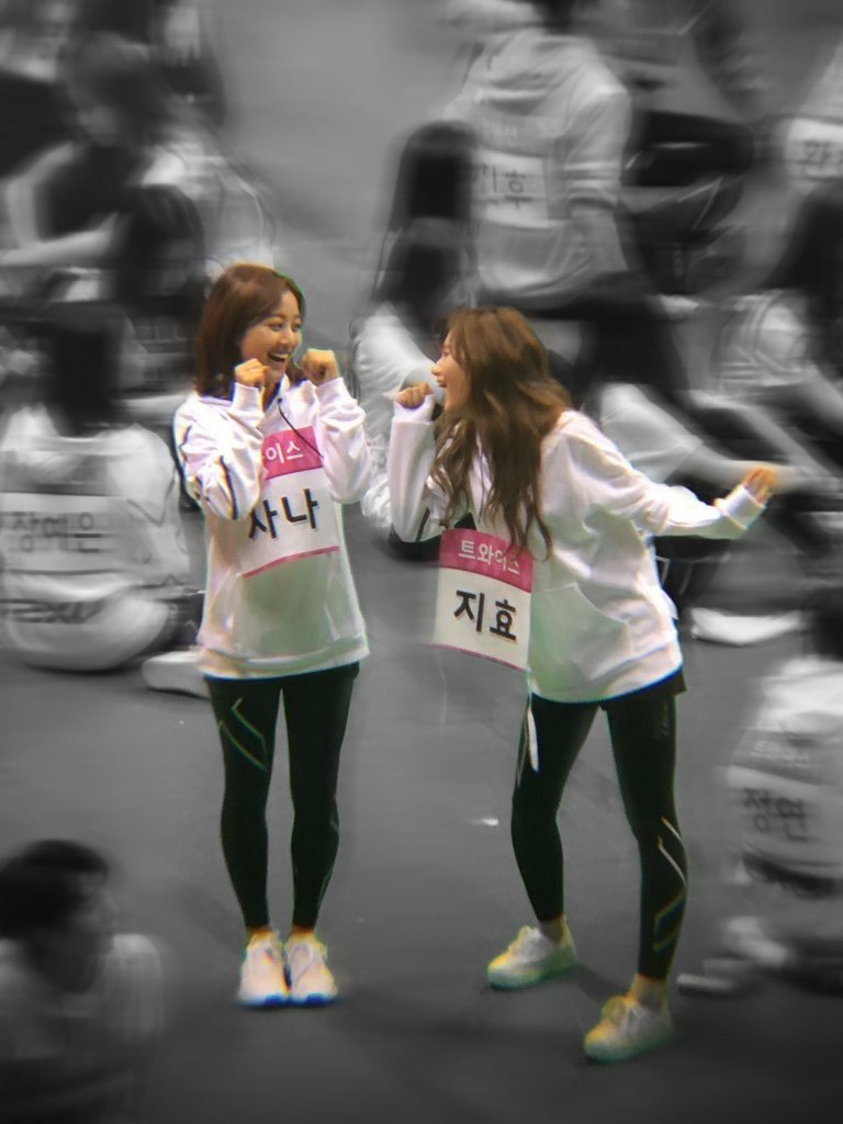 hyorelics's tweet image. i guess im just too tough to cry...