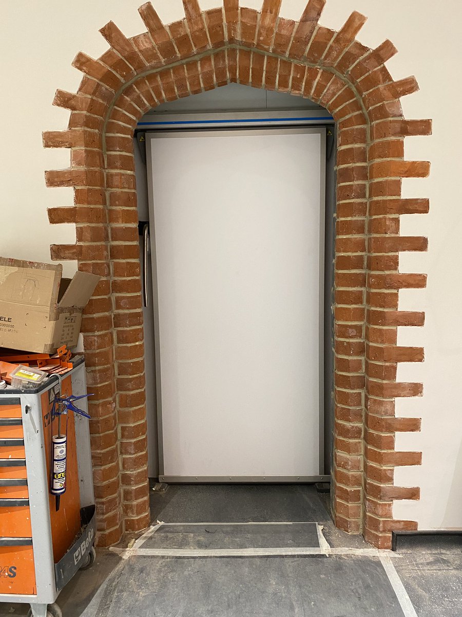 Polarcold1's tweet photo. New butchers coldroom installed at Priory Farm in their new extension. One sliding door and one hinged door with a vision panel @AFRefrigeration @jehallfridge @Priory_Farm @ScandiaRef https://t.co/5RZwKv05cL