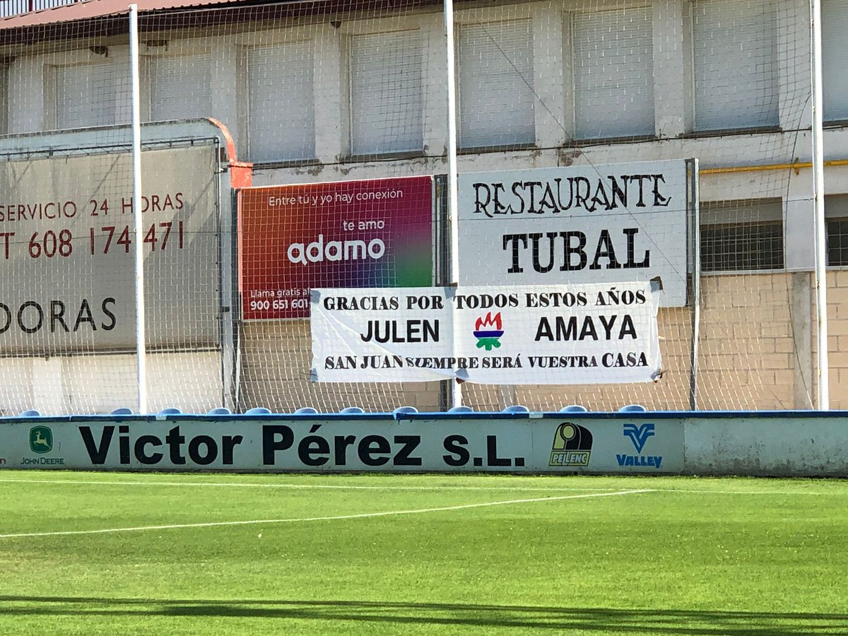 FutSJDonibane's tweet photo. Día de despedidas, por un lado Julen Foncillas y por el otro Amaia Zubiri, nuestra fisio durante muchos años. Dos personas con un valor humano increíble, que lo han dado todo por y para @FutSJDonibane y amigos para toda la vida. Que serán siempre parte de nuestra familia. 😘😘😘 https://t.co/KFS33u3s1l