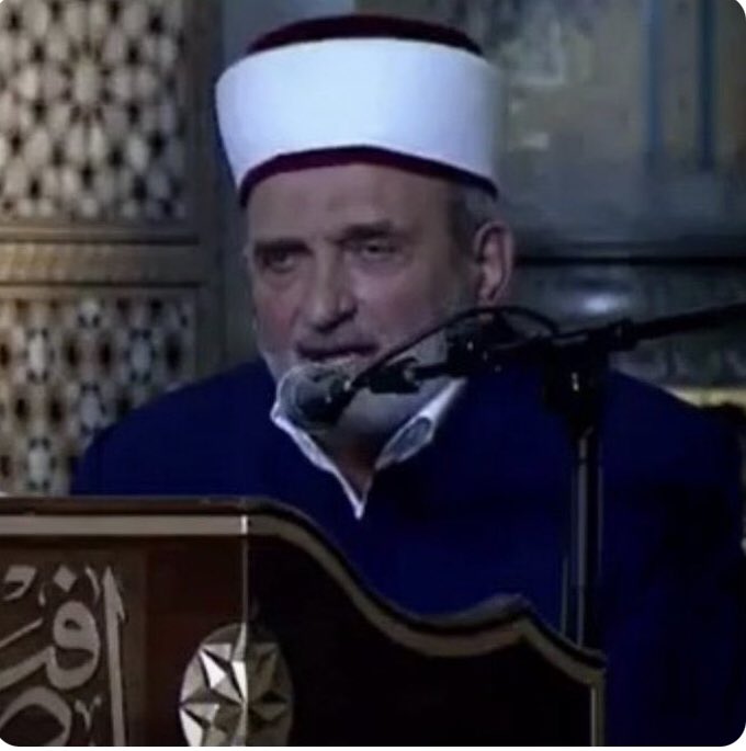 Sen Atatürk'e hakaret et diye mi biz vergilerimizle senin maaşını ödüyoruz Nursuz pirsiz hoca müsveddesi 😠😠
#HaddiniBilMustafaDemirkan