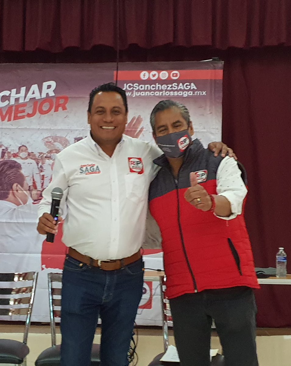 CiriloSalasH's tweet photo. Siempre tendremos una historia que contar y que escribir, hoy compartiendo retos educativos, desafíos y dificultades por las que atraviesa el magisterio de #Tlaxcala , gracias por su generosidad y hacer Patria.
#ZagaGobernador
#ProfeCirilo
#LaFuerzaDelProgreso
#VotaRSP https://t.co/L8j2V1M1fd