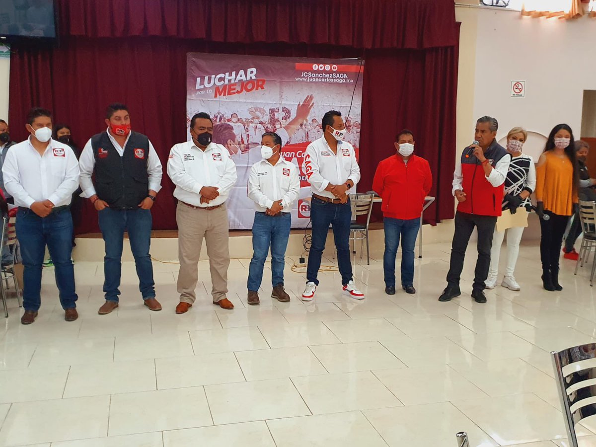 CiriloSalasH's tweet photo. Siempre tendremos una historia que contar y que escribir, hoy compartiendo retos educativos, desafíos y dificultades por las que atraviesa el magisterio de #Tlaxcala , gracias por su generosidad y hacer Patria.
#ZagaGobernador
#ProfeCirilo
#LaFuerzaDelProgreso
#VotaRSP https://t.co/L8j2V1M1fd