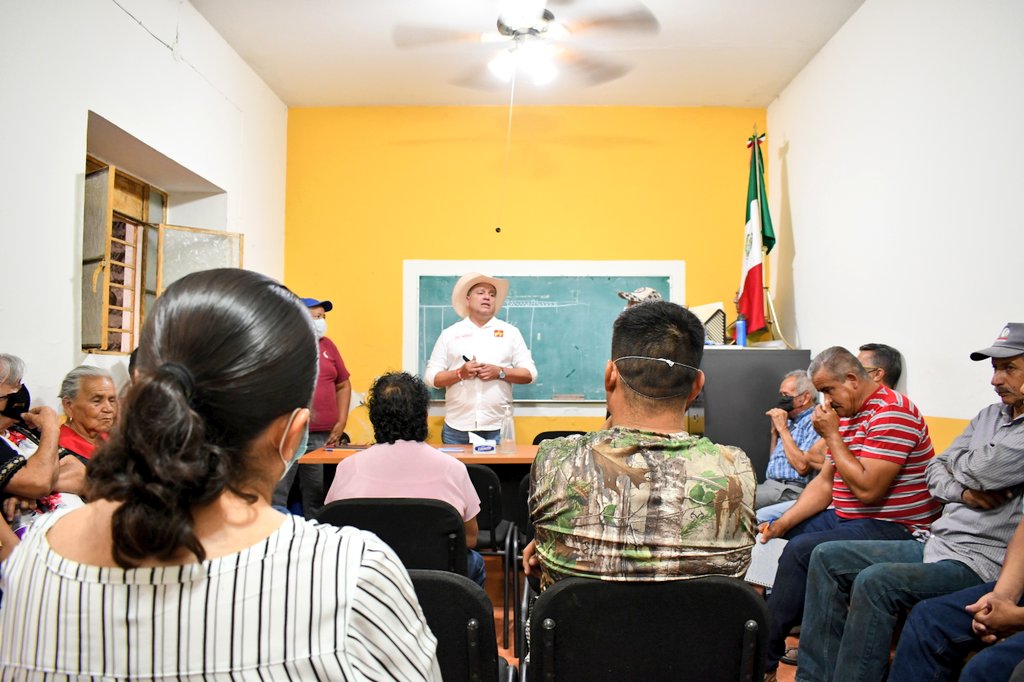 ChuyMorrayo's tweet photo. Que ¡Viva Tonalá, pero Tonalá LIBRE!

Nos estamos organizando en cada colonia y delegación para liberar nuestra tierra, en Coyula compartimos el plan de liberación, las y los tonaltecas ya son parte de este proyecto.

#LiberemosTonalá por nuestras familias, por nuestra tierra. https://t.co/MVukkcxb0h