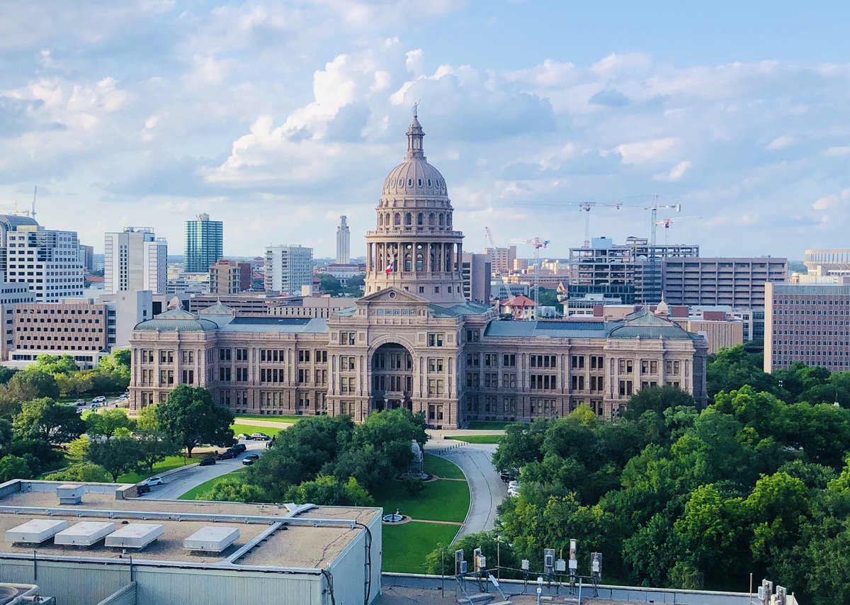 JennSaenz31's tweet photo. Last Saturday of session!! 🙌🏽 #txlege #officeview https://t.co/6B9vMIzVjk
