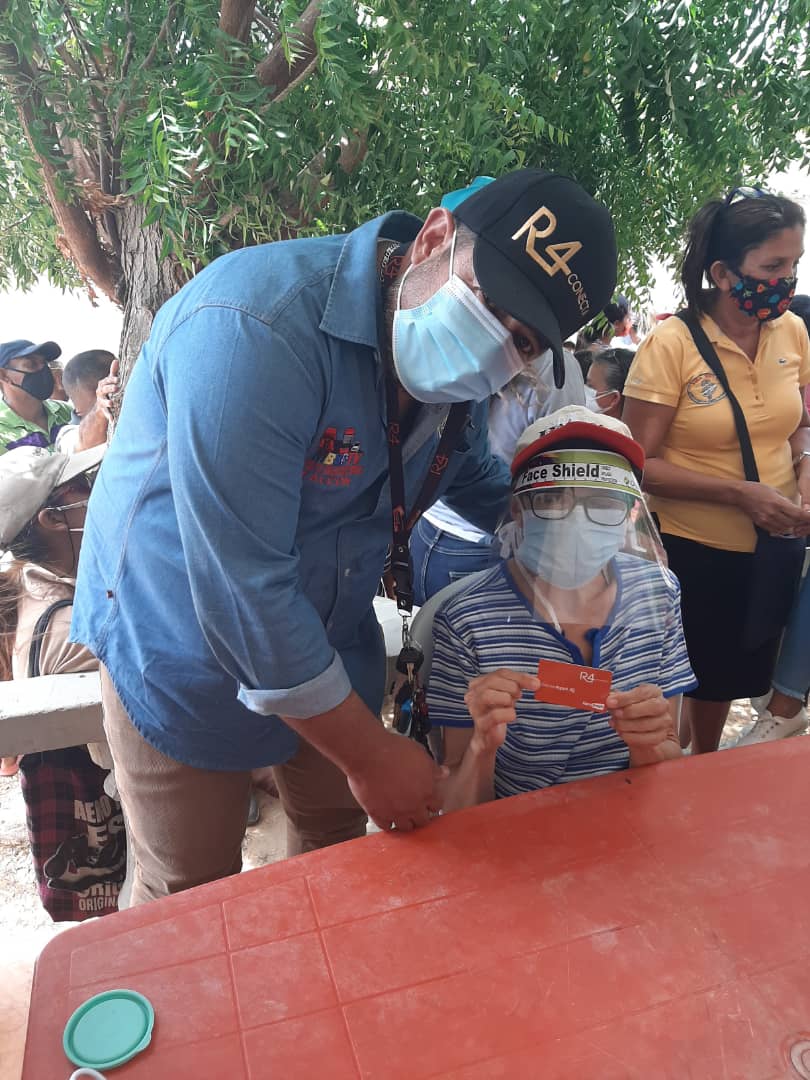 ¡Continuamos Protegiendo al Pueblo! brindando soluciones en medio de la Pandemia y medidas coercitivas. #R4Transporte llegó al edo, #Falcón municipio Carirubana sector el Cardón y en Miranda Santa Ana de Coro beneficiando a más de 1500 usuarios.
#PlanVacunaciónMasiva