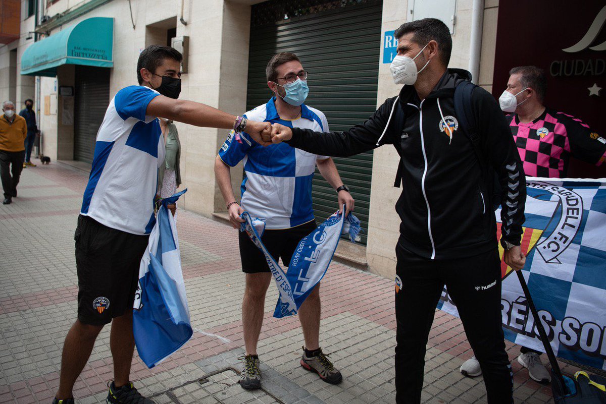 📍 Miranda de Ebro📍

🤜🏻🤛🏻 I ja és arlequinada 💙 

👋🏻 Muchas gracias por la acogida <a href="/SercotelMiranda/">Sercotel Ciudad de Miranda</a> <a href="/SercotelSports/">Sercotel Sports</a> 🏨

#JuntsHoAconseguirem 👊🏻
#SentlOrgullArlequinat