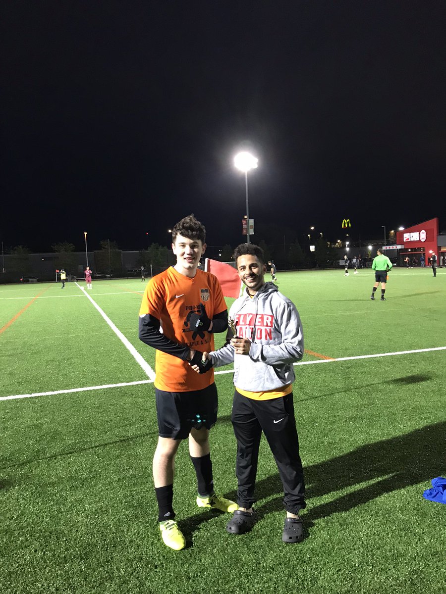 dadcelona's tweet photo. 🤵🏻‍♂️ THE DAD’S FINALLY WIN 🤵🏻‍♂️

Real Dadcelona beat @GlobePub_FC 5-2 last night courtesy of a hat-trick from Mumen and goals from Basit and Marcos!

Man Of The Match obviously goes to @mumenhussein 

(also get well soon @Pattrick11)

#ComeOnOurDads #DidntBottle https://t.co/To81az3nhR