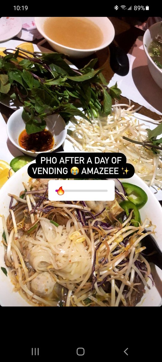 Caucwasian's tweet photo. We went to get Phở with our friend @dreamcreamco last night and she got Bún bò Huế but subbed the Bún with Phở noodles

Phở bò Huế?? Is that the tech? LOL https://t.co/QIbayRY04S