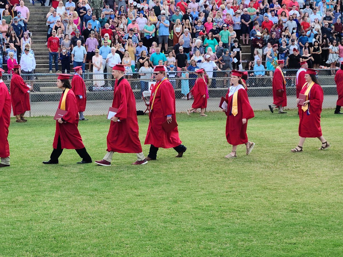 DrAaronAllen1's tweet photo. What a way to celebrate! Great ceremony @wlincolnhs this morning. Proud of the accomplishments of the Class of 2021.
#LCSstrong2theCore
@NC_LCS https://t.co/BUehsZMlHK
