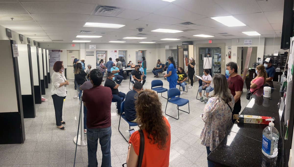 ConsulMexMAC's tweet photo. Con colaboración del @TexasDSHS y personal médico de la agencia #DOCSHealth finalizamos exitosa Clínica de Salud contra COVID-19, segunda dosis.
☎️Si no alcanzaste a vacunarte llama a la Ventanilla de Salud del Consulado de México en McAllen: (956) 984-9341
#Vacúnate @IME_SRE https://t.co/KrEAR689iy