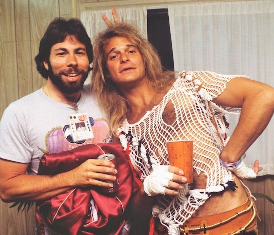 Mcomprender's tweet photo. #DavidLeeRoth and #Apple co-founder #SteveWozniak ham it up backstage on the second day of the #USFestival. The three-day event was held Memorial Day weekend, 1983. 

#USFestival #USFest #HeavyMetalDay 🎸🎸🥁🎸 https://t.co/JM9yqb3JGN