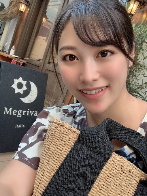 撮影会,そしてFANZAライブチャット終わりましたー！今日関わってくれた皆様,本当にどうもありがとうございました😆🧡  いまから帰りますー💨  明日も良い一日になりますように✨ https://t.c<a href="/tag/bigsmile"class="tags"><span>#bigsmile</span></a><a href="/tag/%E3%81%99%E3%81%A3%E3%81%B4%E3%82%93"class="tags"><span>#すっぴん</span></a><a href="/tag/%E5%86%99%E7%9C%9F"class="tags"><span>#写真</span></a><a href="/tag/%E6%B5%B7"class="tags"><span>#海</span></a><a href="/tag/%E6%87%90%E3%81%8B%E3%81%97%E3%81%84"class="tags"><span>#懐かしい</span></a><a href="/tag/%E8%87%AA%E6%92%AE%E3%82%8A%E6%A3%92"class="tags"><span>#自撮り棒</span></a><a href="/tag/%E6%98%A5%E5%8E%9F%E6%9C%AA%E6%9D%A5"class="tags"><span>#春原未来</span></a><a href="/tag/%E6%B5%B7%E5%A4%96%E6%97%85%E8%A1%8C"class="tags"><span>#海外旅行</span></a>
