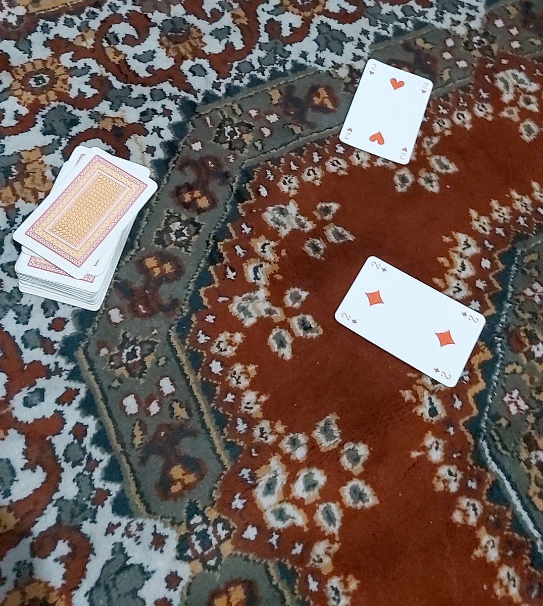 onuremniyet's tweet photo. Büyük kağıdı çekenin istediği yemeği yapacağız dedik bahtsızlık yarışına dönüştü. https://t.co/32ESH1qu1r
